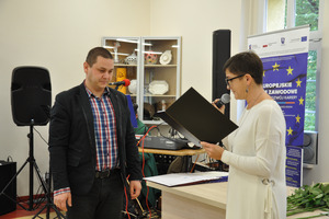  (photo)
