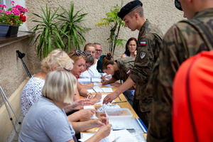  (photo)