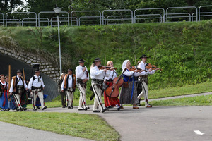  (photo)