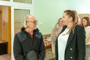  (photo)