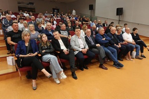  (photo)