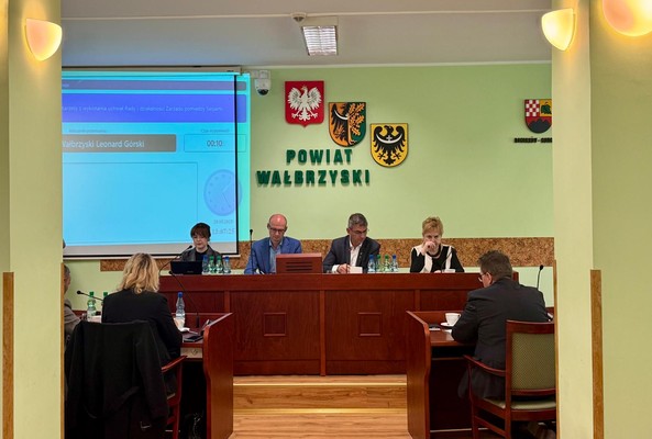 XIV SESJA RADY POWIATU WAŁBRZYSKIEGO